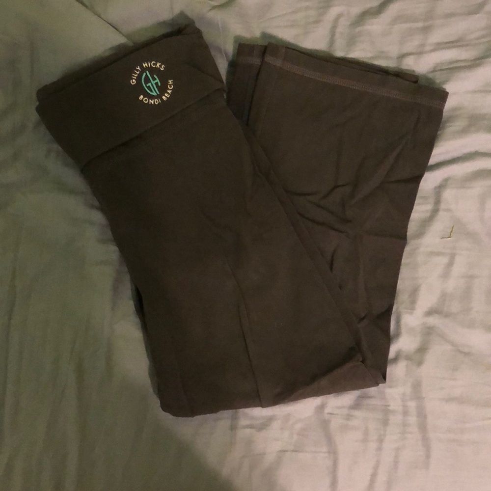 Gilly hicks cropped yoga pants